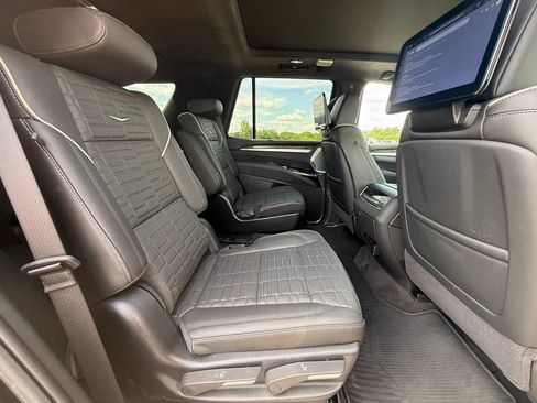 Certified 2025 Cadillac Escalade V AWD/4WD image 34
