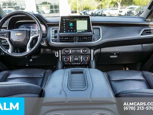 Used 2024 Chevrolet Suburban LT RWD image 28