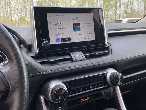 Used 2025 Toyota RAV4 LE image 26