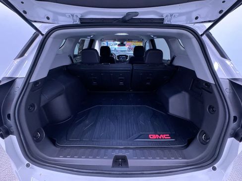 Used 2024 GMC Terrain SLE w/ Driver Convenience Package FWD image 42