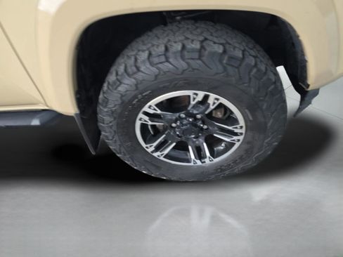 Used 2017 Toyota Tacoma SR5 w/ Tow Package RWD image 17