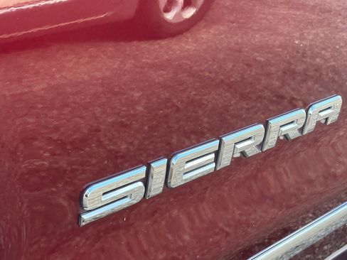 Used 2015 GMC Sierra 1500 SLT w/ SLT Crew Cab Value Package image 16