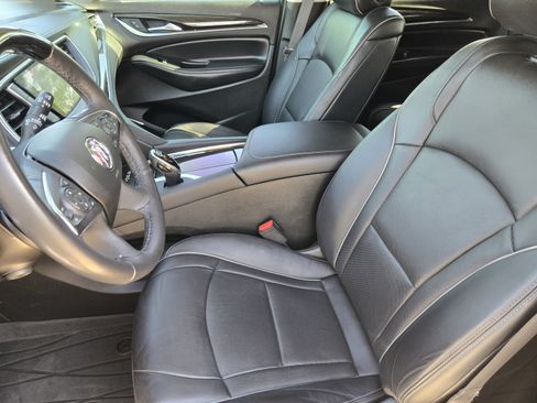 Used 2021 Buick Enclave Avenir FWD image 9