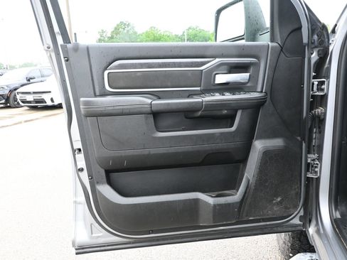Used 2024 RAM 2500 Big Horn AWD/4WD image 8