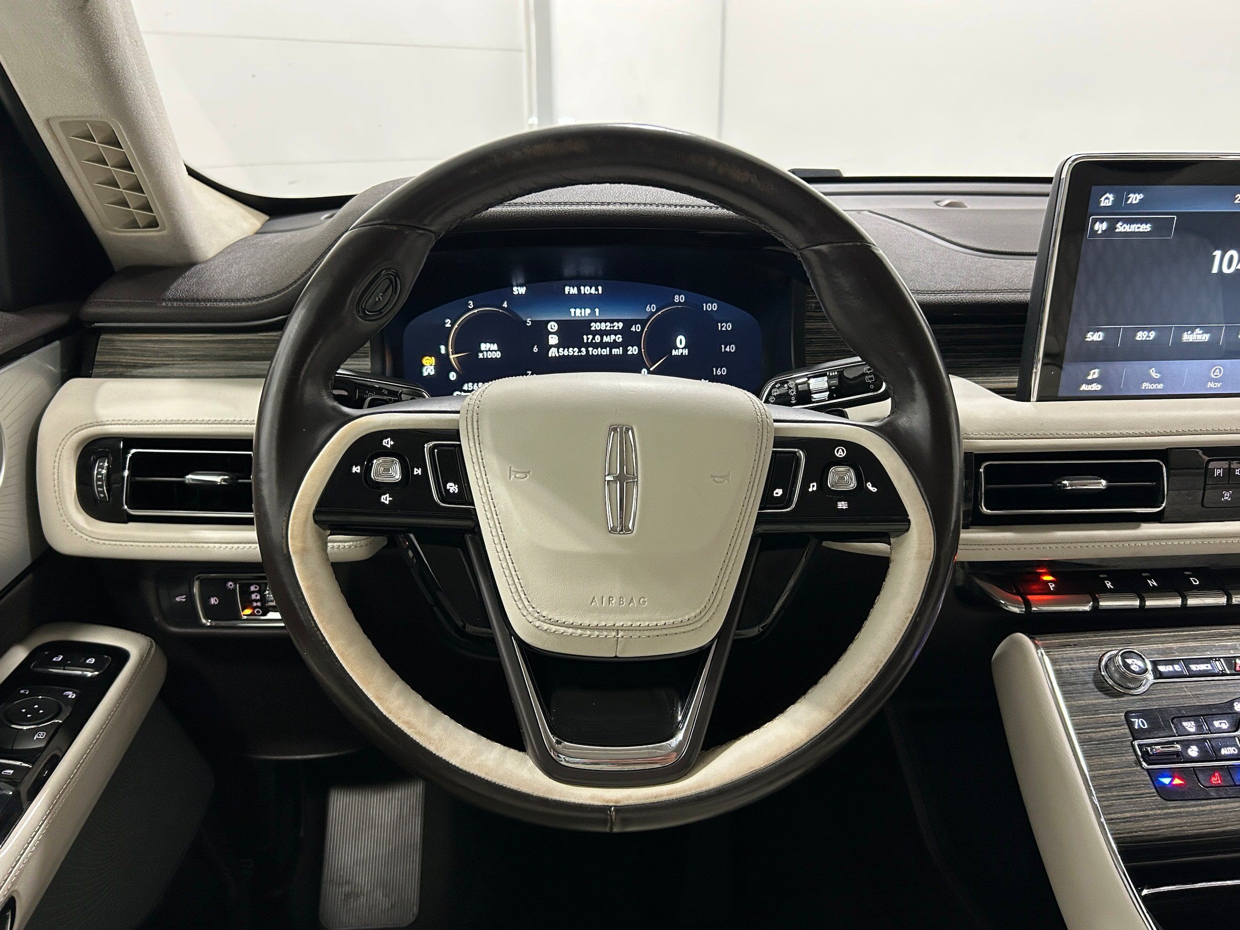 Used 2020 Lincoln Aviator Black Label w/ Dynamic Handling Package AWD/4WD image 13