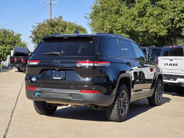 Used 2023 Jeep Grand Cherokee Trailhawk w/ Advanced Protech Group II AWD/4WD image 7
