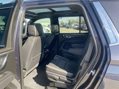 Used 2023 GMC Yukon SLT w/ SLT Premium Package image 21