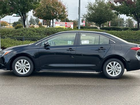 New 2026 Toyota Corolla XLE image 9