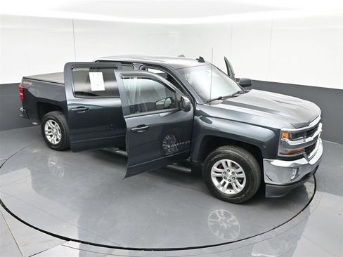 Used 2017 Chevrolet Silverado 1500 LT w/ All Star Edition image 37