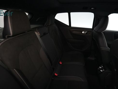 Used 2023 Volvo XC40 Recharge Plus AWD/4WD image 5