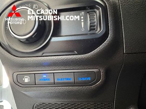 Used 2023 Jeep Wrangler Unlimited Sahara AWD/4WD image 22