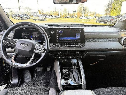 Used 2024 Chevrolet Colorado ZR2 w/ Technology Package image 19