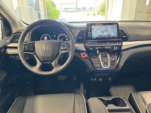 Certified 2026 Honda Odyssey Touring image 18