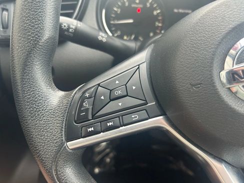 Used 2020 Nissan Rogue Sport S image 6