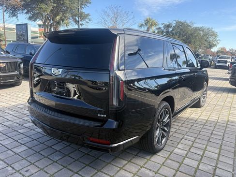 Used 2022 Cadillac Escalade ESV Sport Platinum image 5
