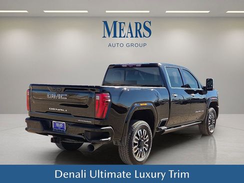 Used 2024 GMC Sierra 3500 Denali Ultimate image 6