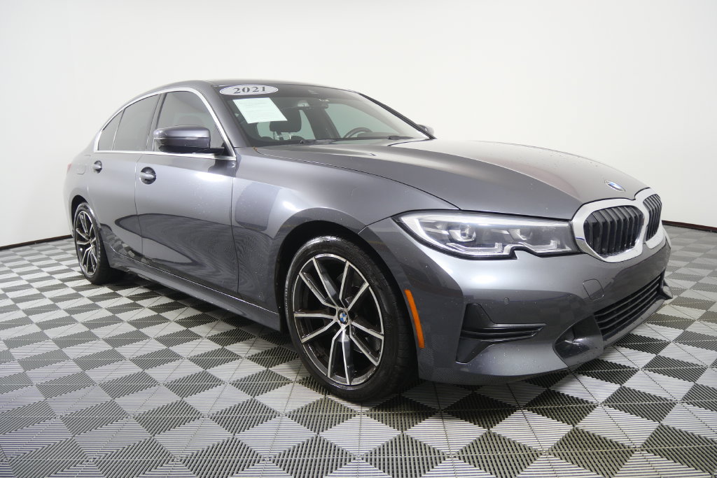Used 2021 BMW 330i Sedan w/ Convenience Package RWD image 2