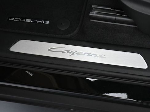 New 2026 Porsche Cayenne Coupe AWD/4WD image 16