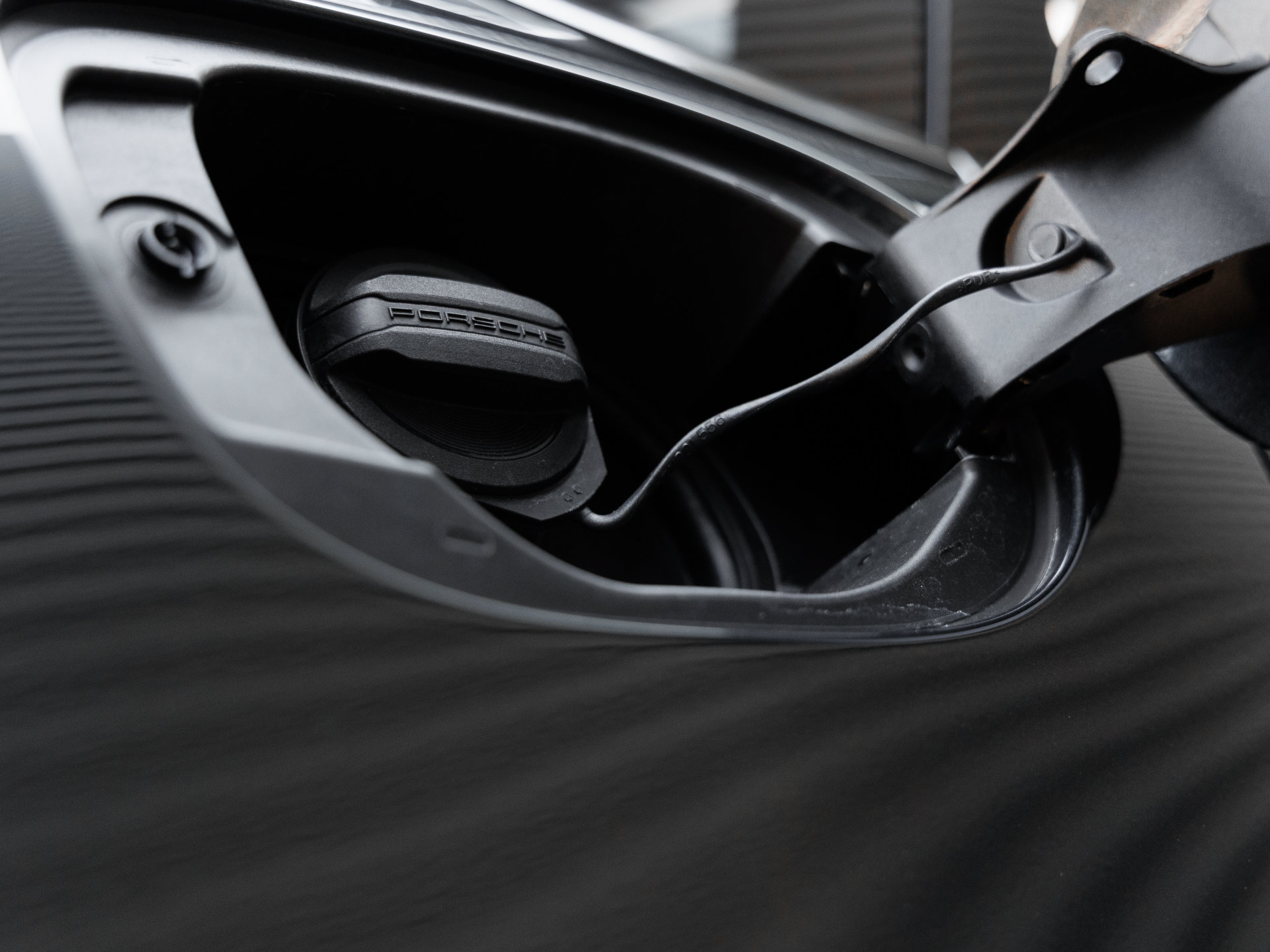 Certified 2026 Porsche Macan Turbo AWD/4WD image 29