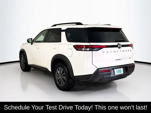 Used 2024 Nissan Pathfinder SV FWD image 5