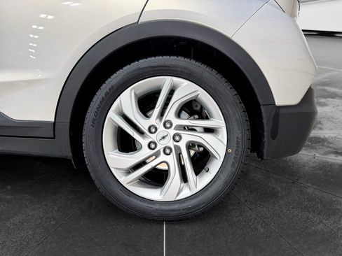 Used 2023 Chevrolet Bolt LT w/ Driver Confidence Package FWD image 31