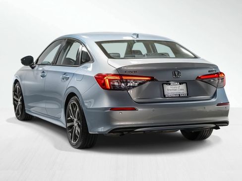 Used 2023 Honda Civic Touring image 2