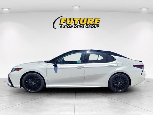 Used 2023 Toyota Camry XSE FWD image 6
