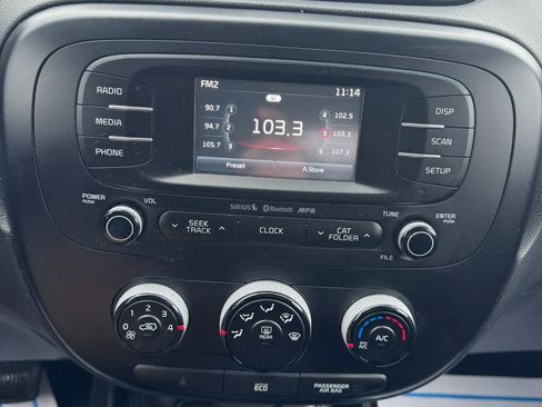 Used 2016 Kia Soul + FWD image 18