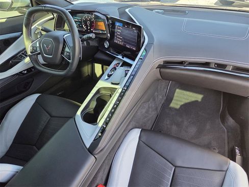 Used 2023 Chevrolet Corvette Stingray Preferred Conv w/ Stealth Interior Trim Package image 10