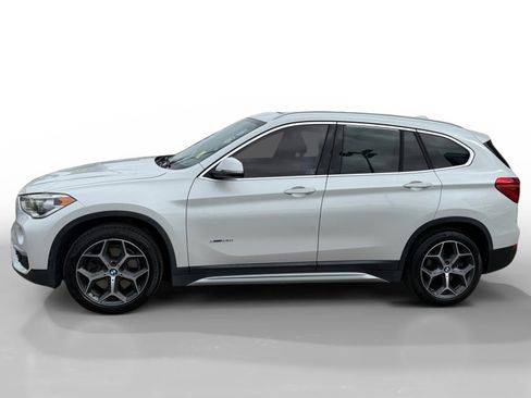 Used 2017 BMW X1 xDrive28i image 2