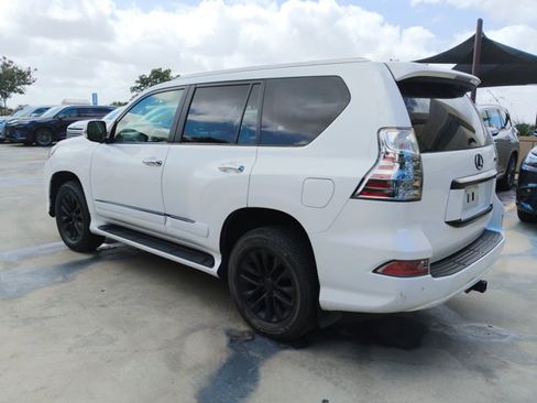 Used 2019 Lexus GX 460 Premium w/ Premium Package AWD/4WD image 2