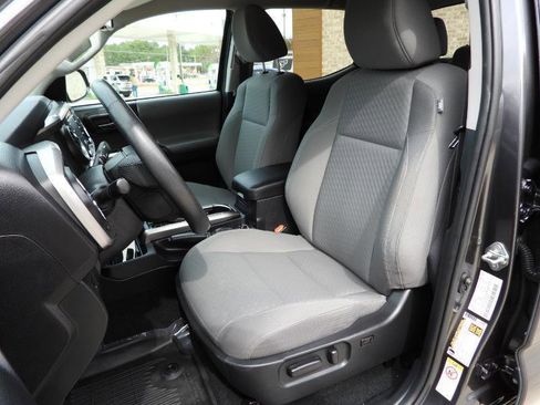 Used 2020 Toyota Tacoma SR5 image 39