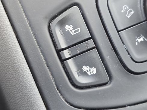 Used 2024 GMC Terrain SLT FWD image 7