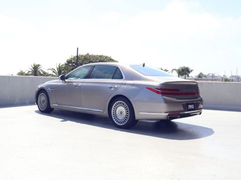Used 2021 Genesis G90 3.3T Premium RWD image 3