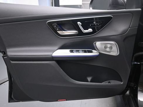 Used 2026 Mercedes-Benz GLC 300 image 21
