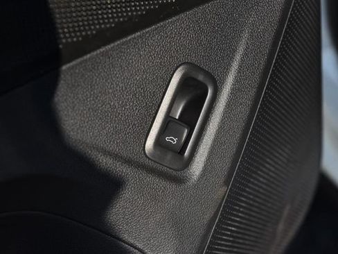 New 2026 Volkswagen Tiguan SE R-Line AWD/4WD image 9