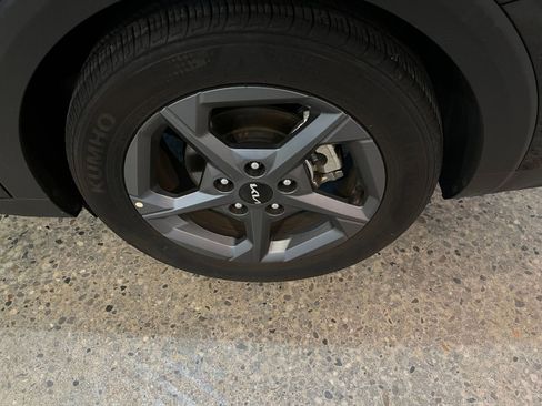 Used 2025 Kia K4 FWD image 29