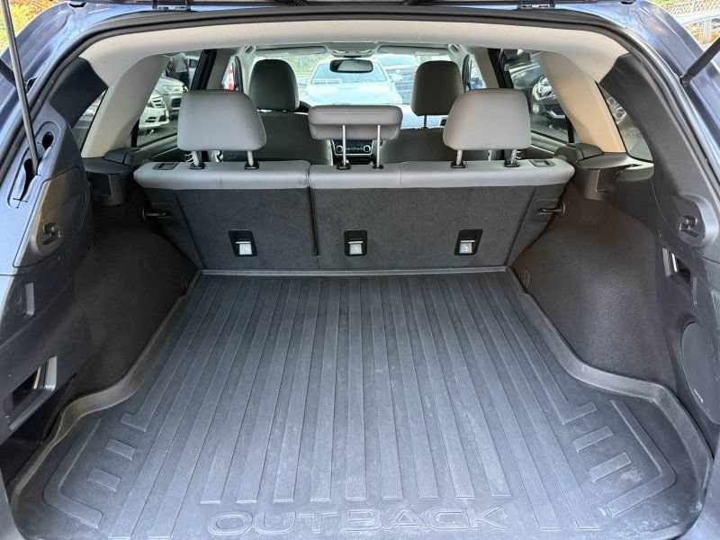 Used 2018 Subaru Outback 2.5i Limited AWD/4WD image 18