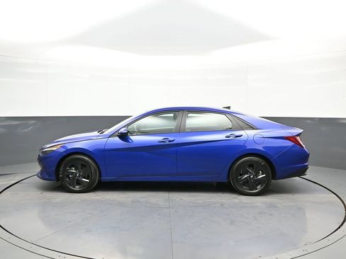 Certified 2023 Hyundai Elantra SEL w/ Cargo Package image 9