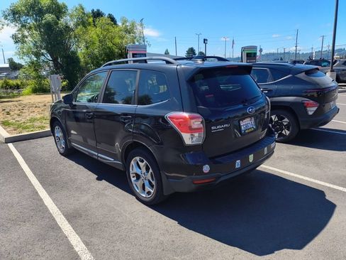 Used 2018 Subaru Forester 2.5i Touring AWD/4WD image 4