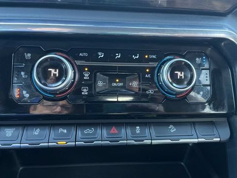 Used 2024 GMC Sierra 3500 Denali Ultimate AWD/4WD image 24