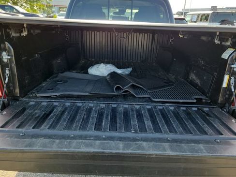 Used 2022 Toyota Tacoma SR5 AWD/4WD image 28