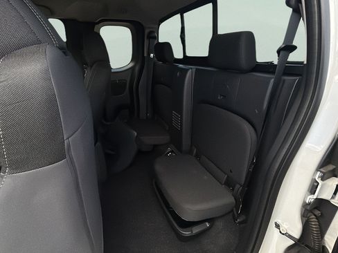 Used 2025 Nissan Frontier SV RWD image 15