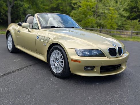 Used 2001 BMW Z3 2.5i RWD image 2