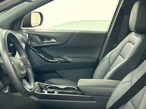 New 2026 Chevrolet Equinox LT w/ Convenience Package II image 11