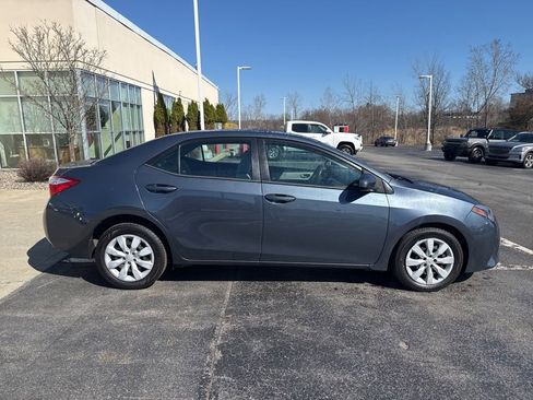 Used 2015 Toyota Corolla LE FWD image 4