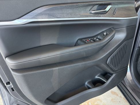 New 2025 Jeep Grand Cherokee Limited w/ Trailer Tow Package image 10