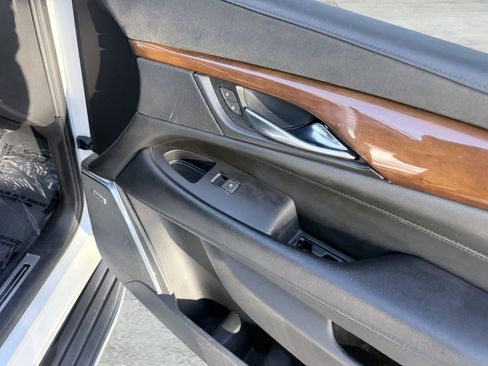 Used 2018 Cadillac Escalade Premium Luxury image 50