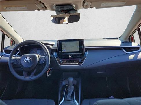 Used 2025 Toyota Corolla LE image 17