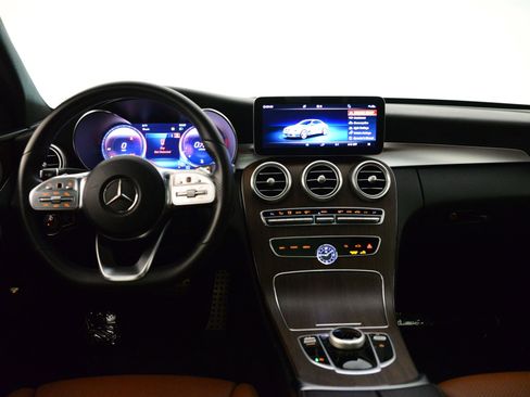 Used 2019 Mercedes-Benz C 300 4MATIC Sedan image 4
